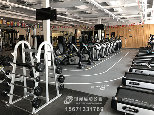银河运动公园健身房