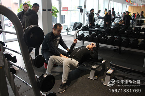 银河运动公园健身